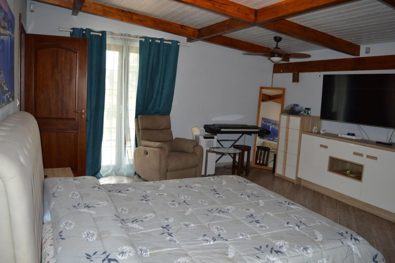 Villa Carmen Castel Volturno Luaran gambar